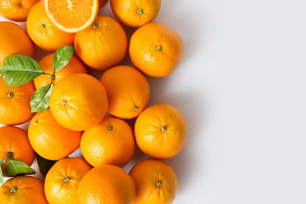 ¿Me puedo alimentar a base de macarrones con tomate y naranjas?